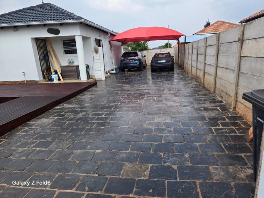 3 Bedroom Property for Sale in The Orchards Gauteng