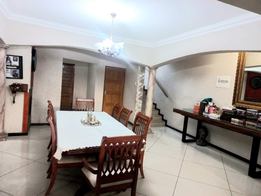 6 Bedroom Property for Sale in Klippoortje Gauteng
