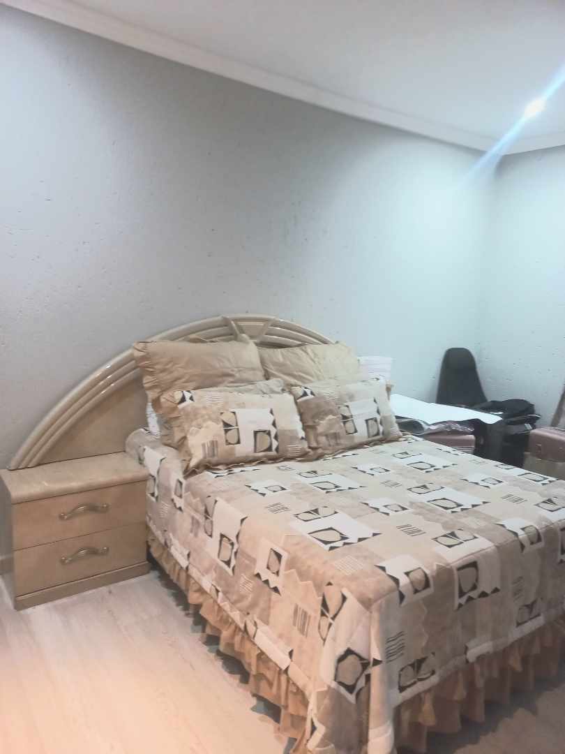 6 Bedroom Property for Sale in Klippoortje Gauteng