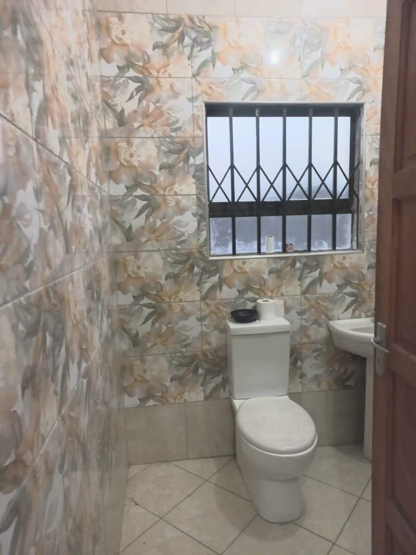 6 Bedroom Property for Sale in Klippoortje Gauteng
