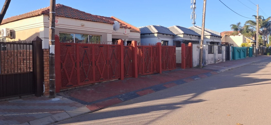 To Let 3 Bedroom Property for Rent in Soshanguve WW Gauteng