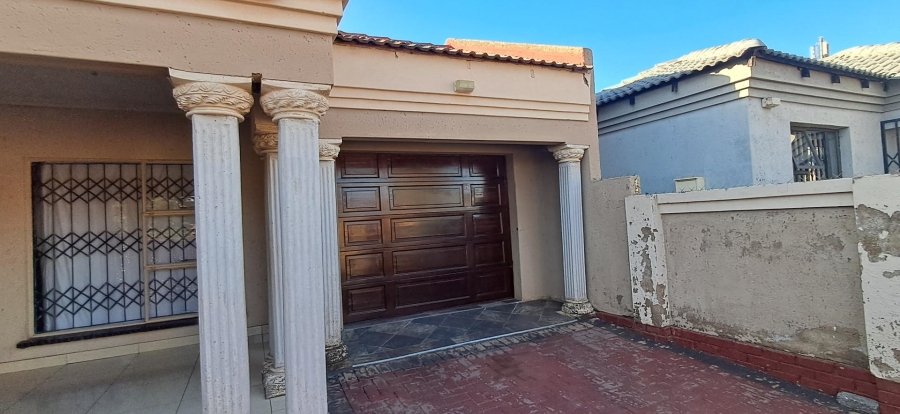 To Let 3 Bedroom Property for Rent in Soshanguve WW Gauteng