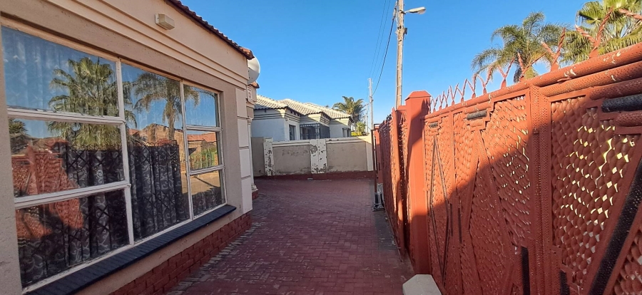 To Let 3 Bedroom Property for Rent in Soshanguve WW Gauteng