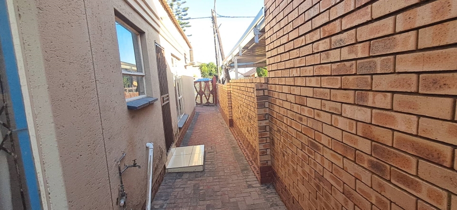 To Let 3 Bedroom Property for Rent in Soshanguve WW Gauteng