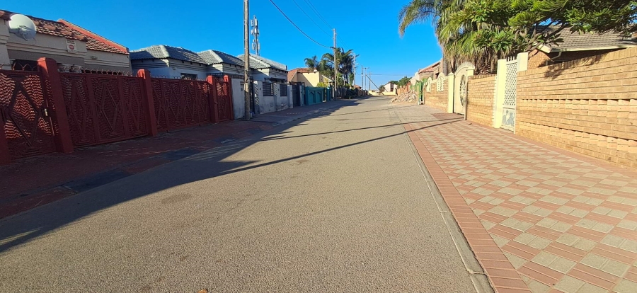 To Let 3 Bedroom Property for Rent in Soshanguve WW Gauteng
