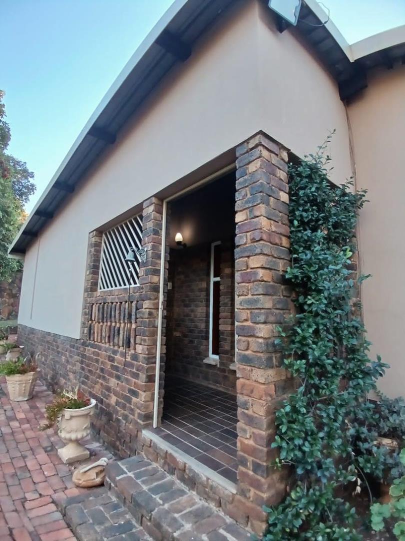To Let 3 Bedroom Property for Rent in Garsfontein Gauteng