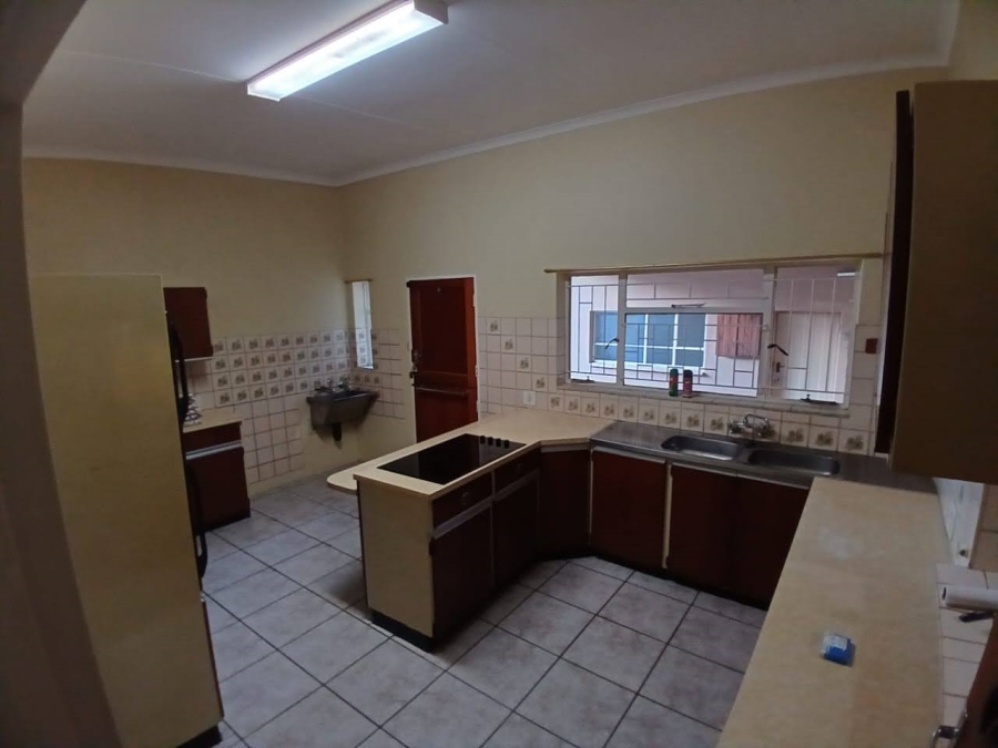To Let 3 Bedroom Property for Rent in Garsfontein Gauteng