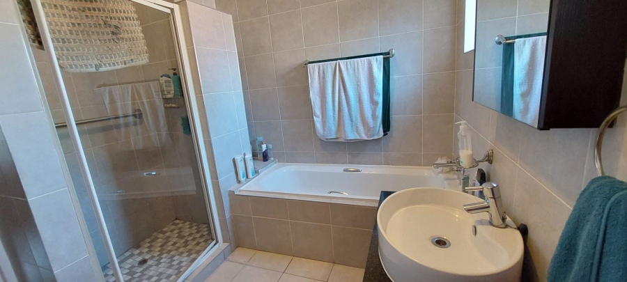 To Let 3 Bedroom Property for Rent in Garsfontein Gauteng