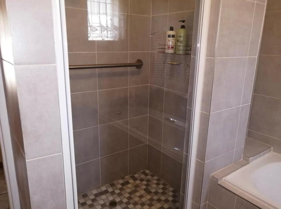 To Let 3 Bedroom Property for Rent in Garsfontein Gauteng