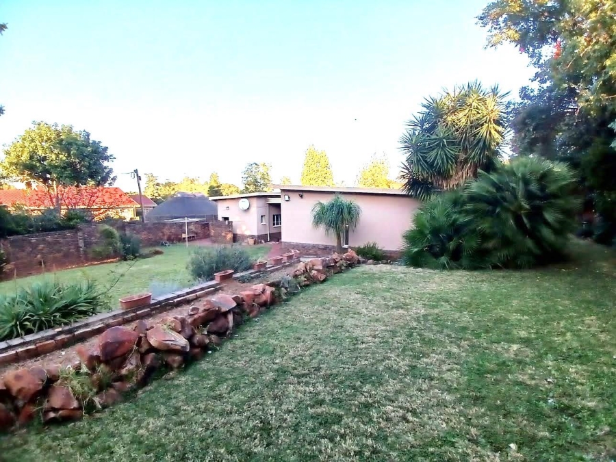 To Let 3 Bedroom Property for Rent in Garsfontein Gauteng
