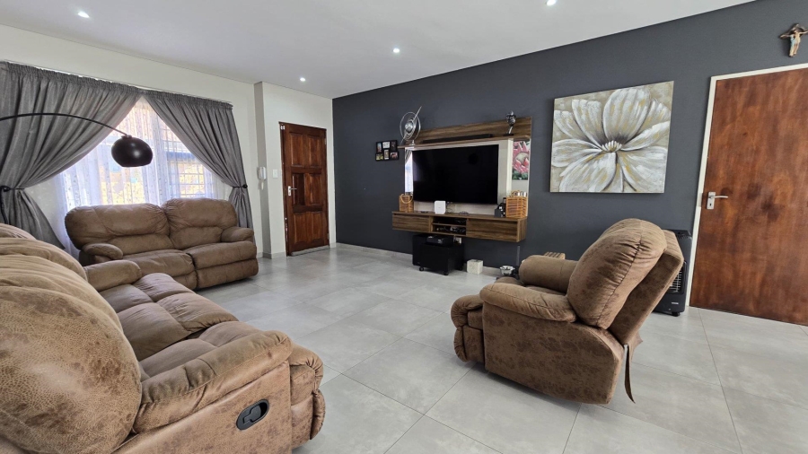 3 Bedroom Property for Sale in New Redruth Gauteng
