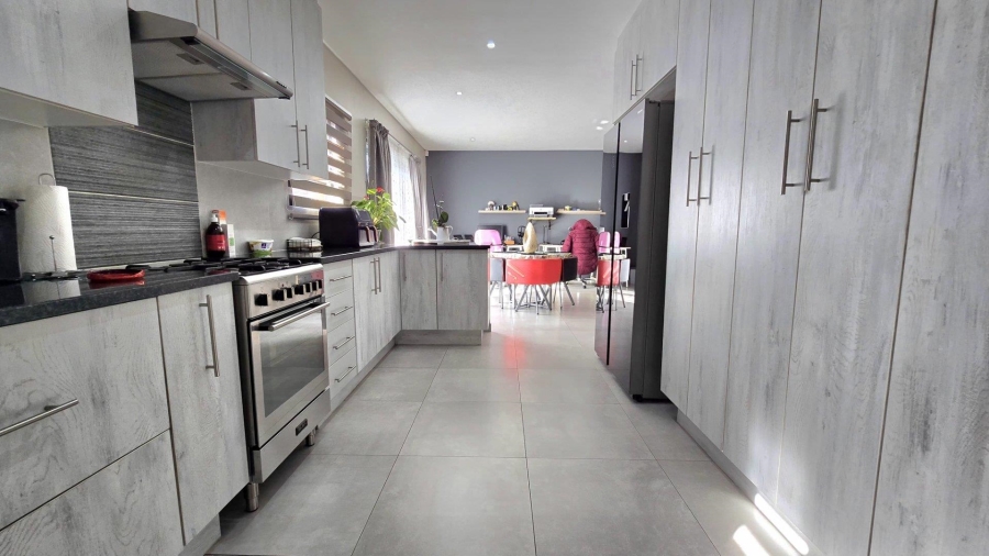 3 Bedroom Property for Sale in New Redruth Gauteng