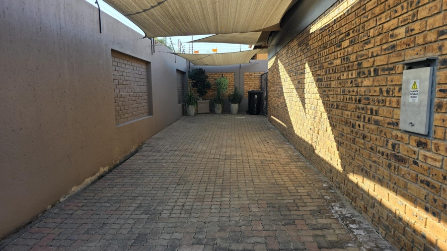 3 Bedroom Property for Sale in New Redruth Gauteng