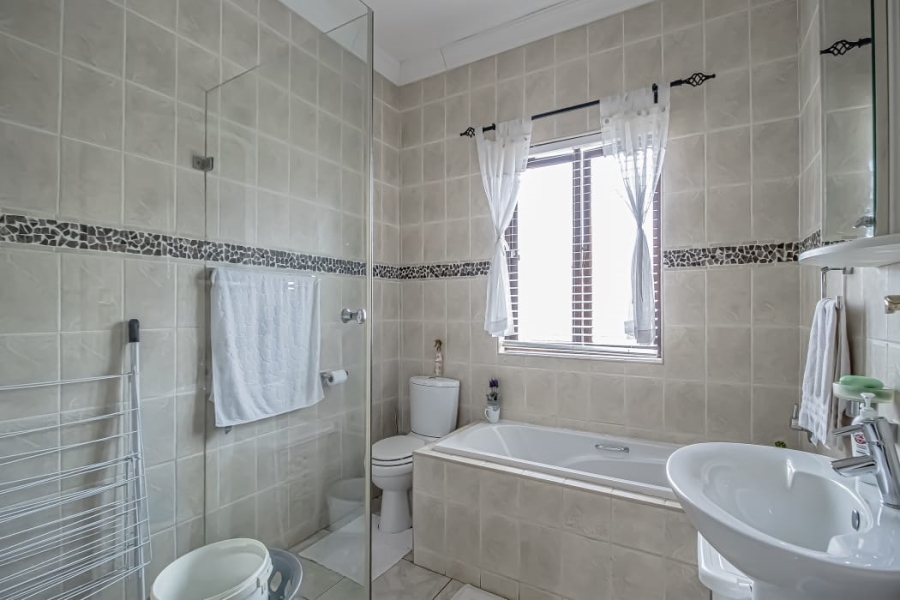 4 Bedroom Property for Sale in Amandasig Gauteng