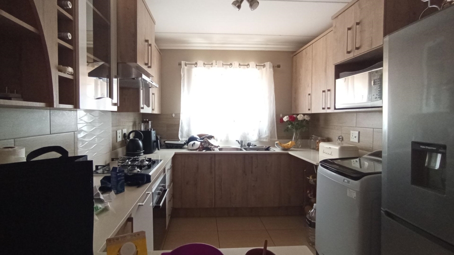 2 Bedroom Property for Sale in Annlin Gauteng