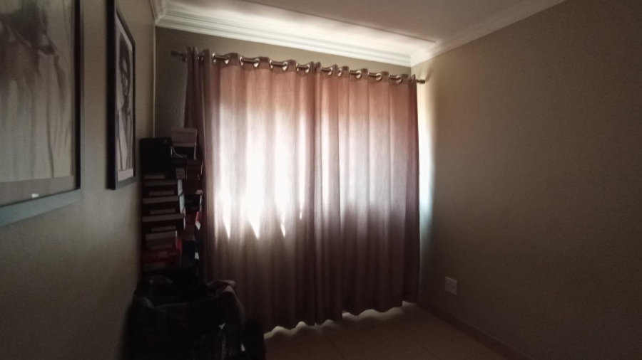2 Bedroom Property for Sale in Annlin Gauteng