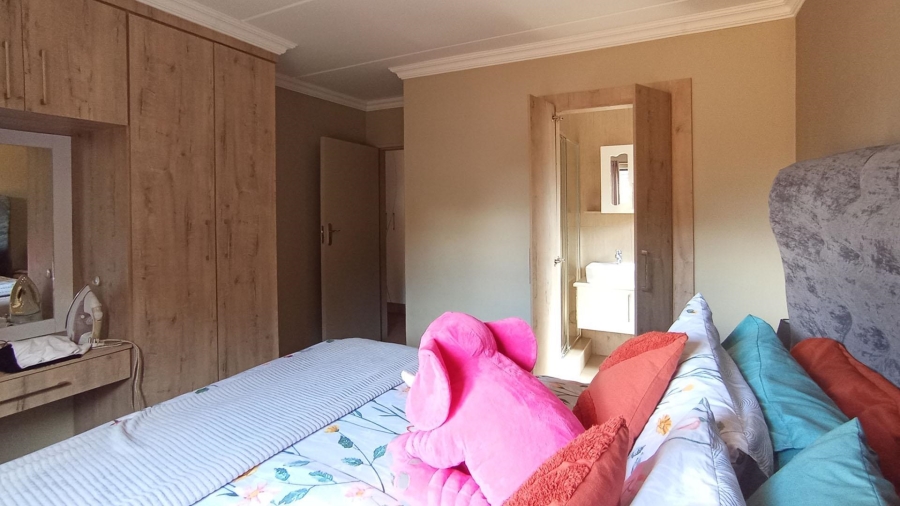 2 Bedroom Property for Sale in Annlin Gauteng