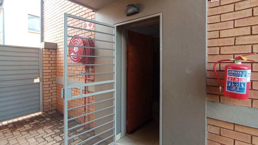 2 Bedroom Property for Sale in Annlin Gauteng