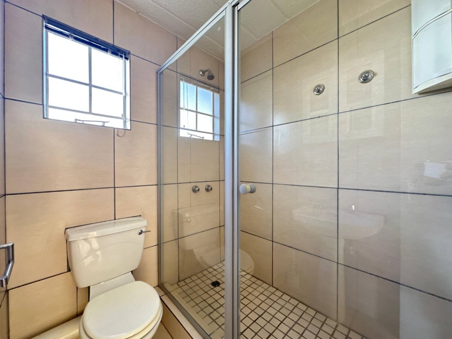 2 Bedroom Property for Sale in Groenkloof Gauteng