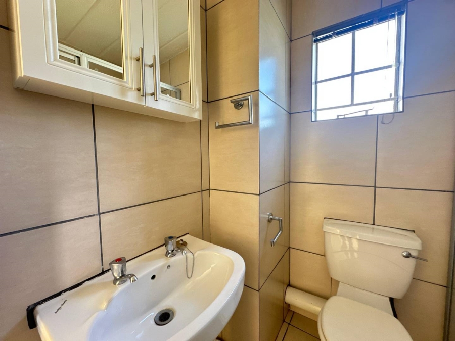 2 Bedroom Property for Sale in Groenkloof Gauteng