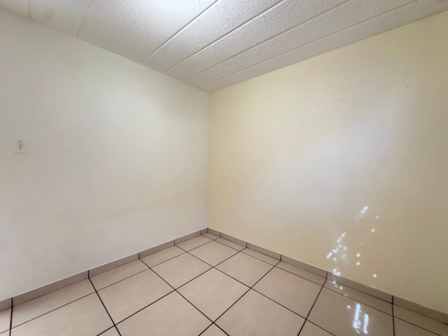 2 Bedroom Property for Sale in Groenkloof Gauteng