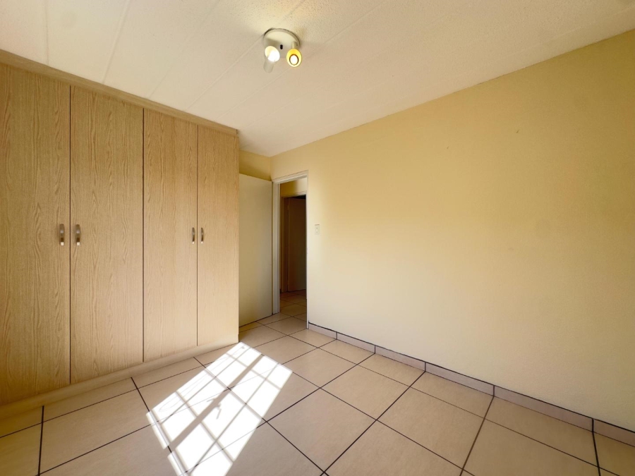 2 Bedroom Property for Sale in Groenkloof Gauteng