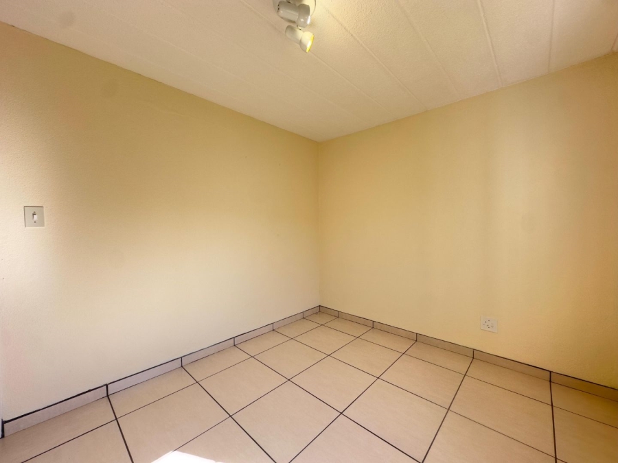 2 Bedroom Property for Sale in Groenkloof Gauteng