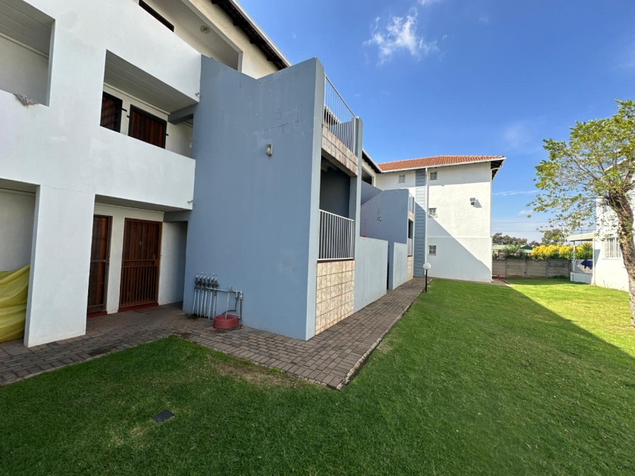2 Bedroom Property for Sale in Groenkloof Gauteng