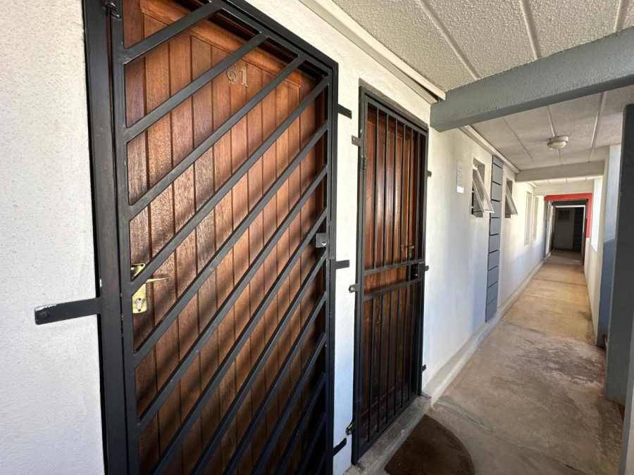 2 Bedroom Property for Sale in Groenkloof Gauteng
