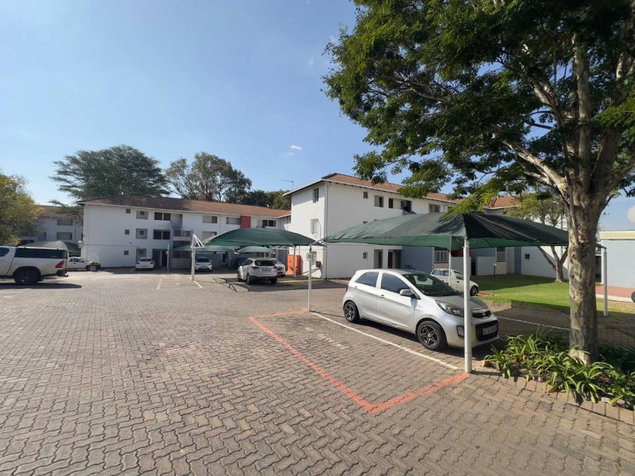 2 Bedroom Property for Sale in Groenkloof Gauteng
