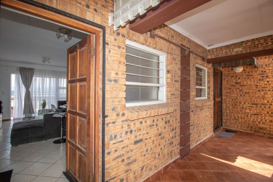 2 Bedroom Property for Sale in Roodepoort Gauteng