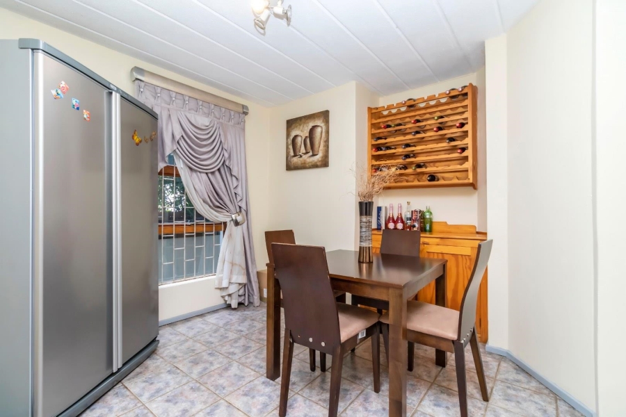 3 Bedroom Property for Sale in Radiokop Gauteng