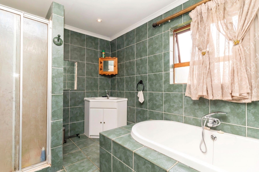 3 Bedroom Property for Sale in Radiokop Gauteng