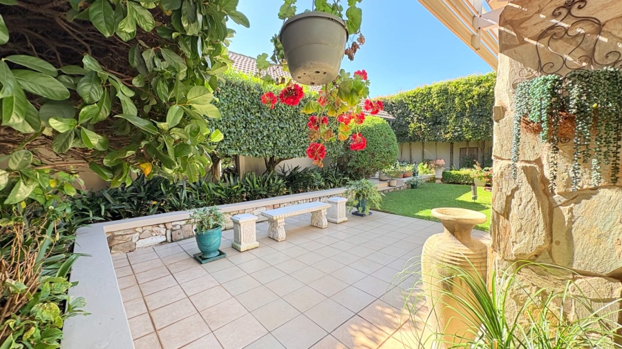 4 Bedroom Property for Sale in Midfield Estate Gauteng