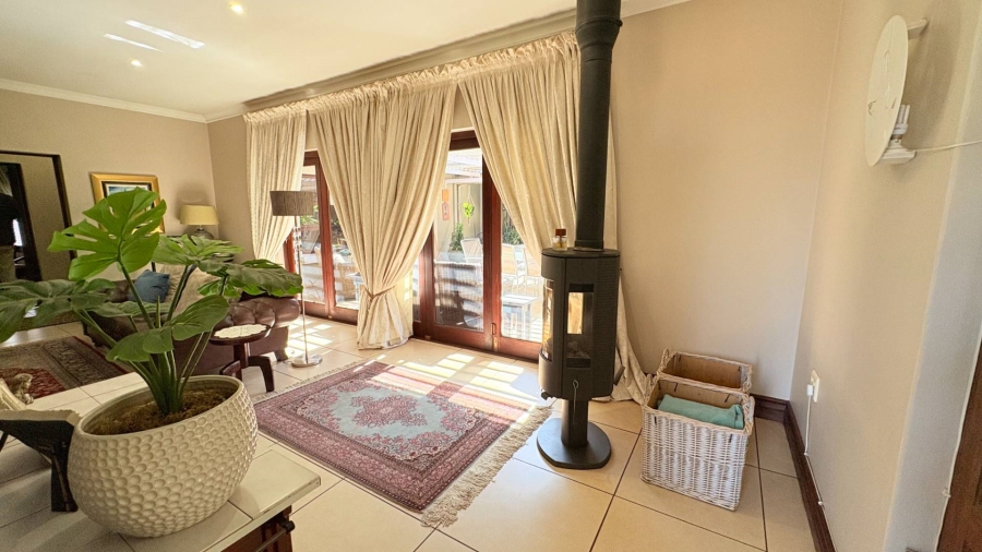 4 Bedroom Property for Sale in Midfield Estate Gauteng