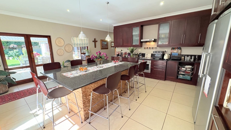 4 Bedroom Property for Sale in Midfield Estate Gauteng