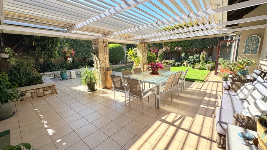 4 Bedroom Property for Sale in Midfield Estate Gauteng