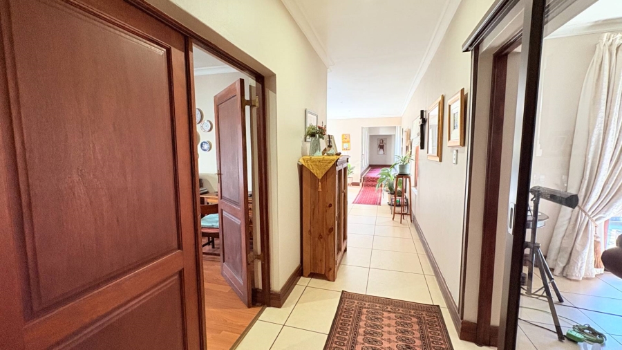 4 Bedroom Property for Sale in Midfield Estate Gauteng