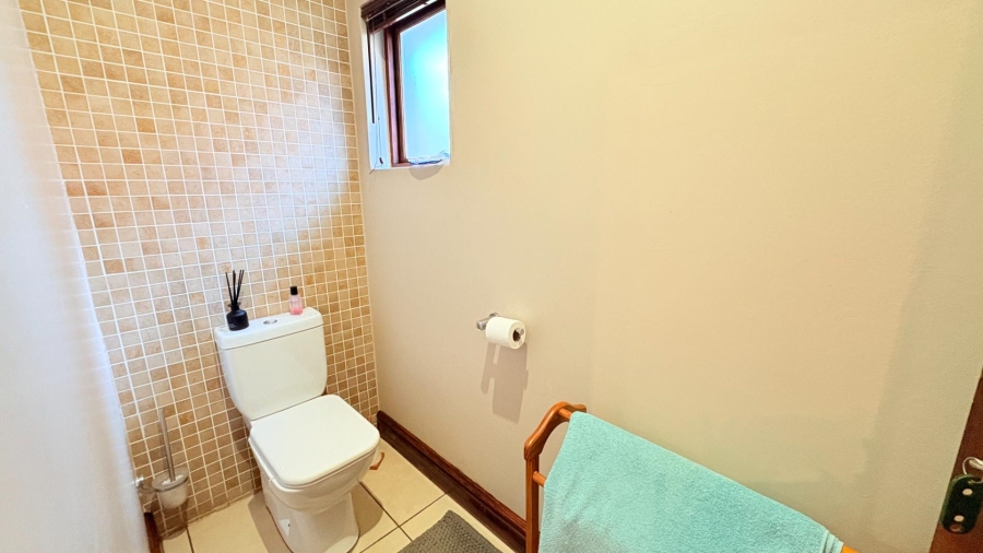 4 Bedroom Property for Sale in Midfield Estate Gauteng