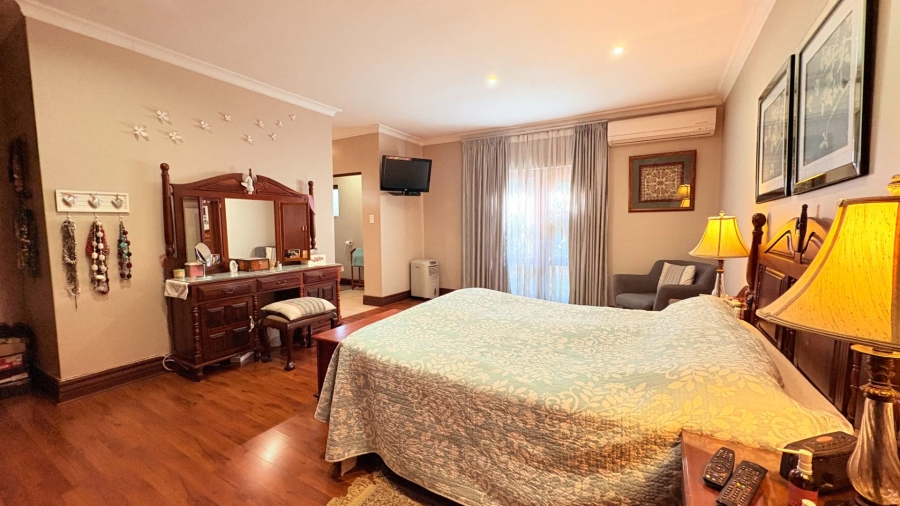 4 Bedroom Property for Sale in Midfield Estate Gauteng