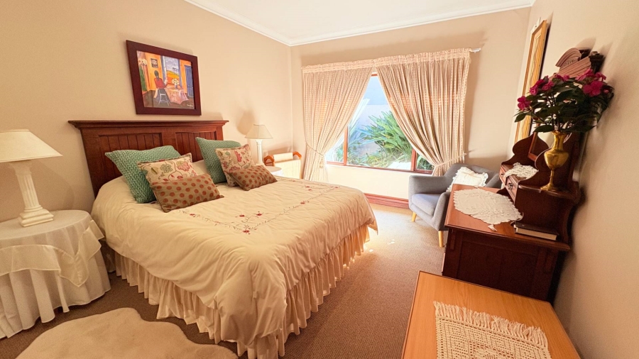 4 Bedroom Property for Sale in Midfield Estate Gauteng