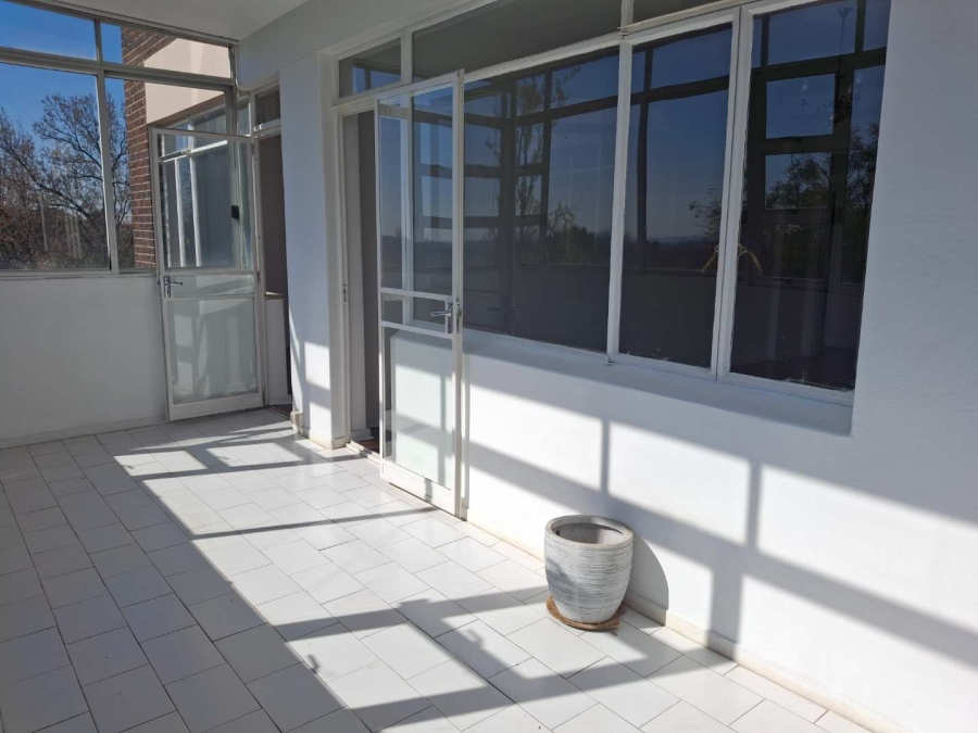 To Let 3 Bedroom Property for Rent in Illovo Gauteng
