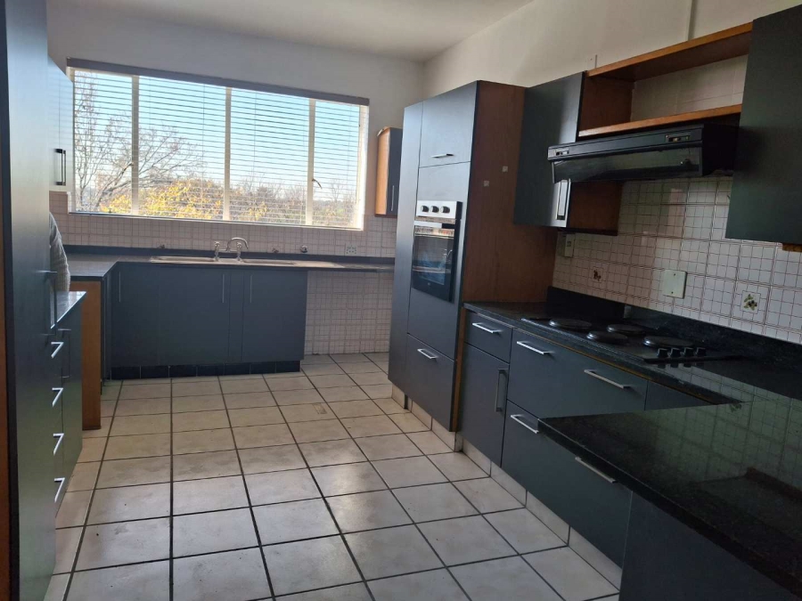 To Let 3 Bedroom Property for Rent in Illovo Gauteng