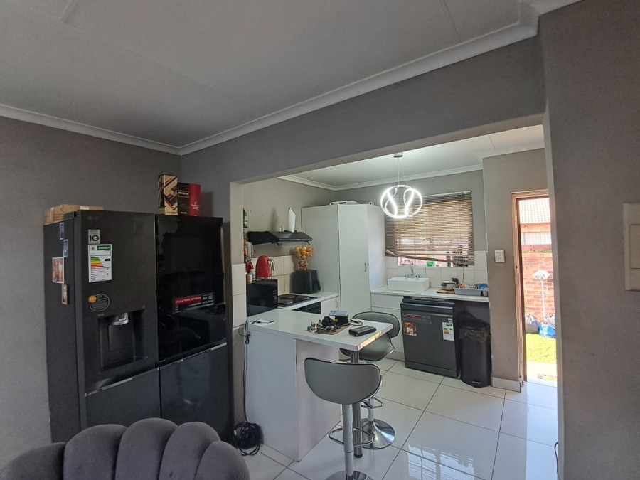 3 Bedroom Property for Sale in Noordwyk Gauteng