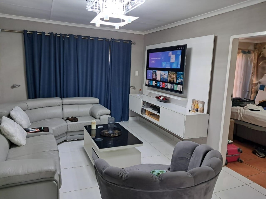 3 Bedroom Property for Sale in Noordwyk Gauteng