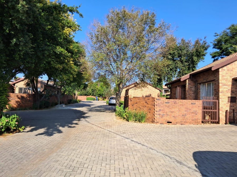 3 Bedroom Property for Sale in Noordwyk Gauteng