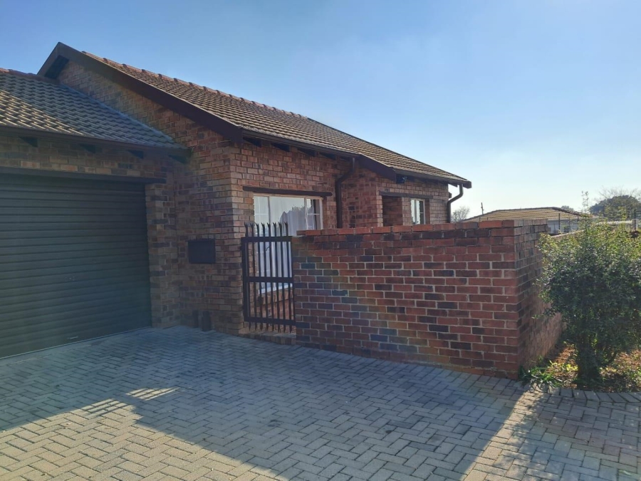 3 Bedroom Property for Sale in Noordwyk Gauteng