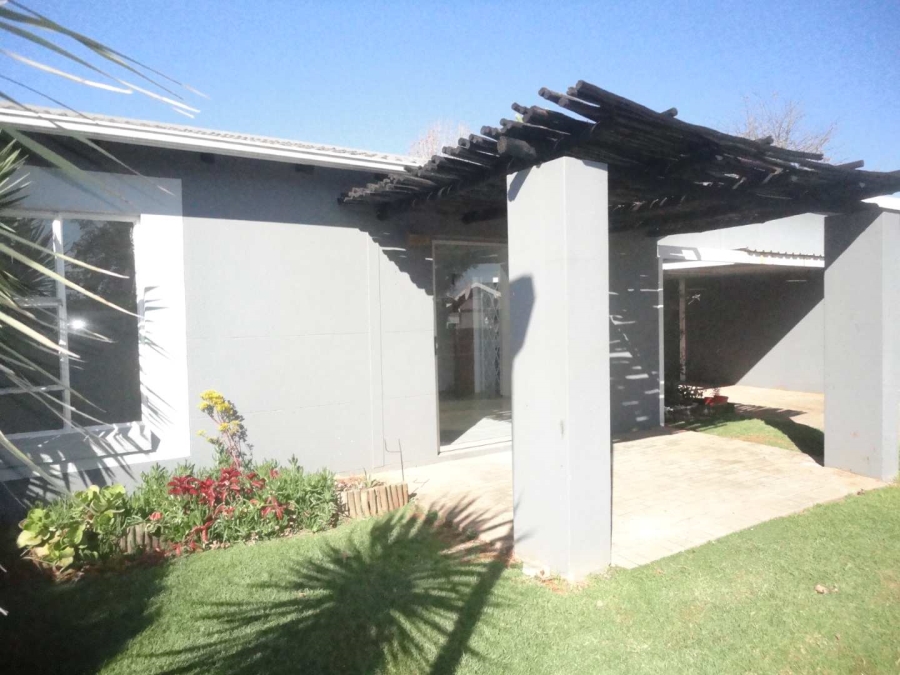 To Let 2 Bedroom Property for Rent in Fairland Gauteng