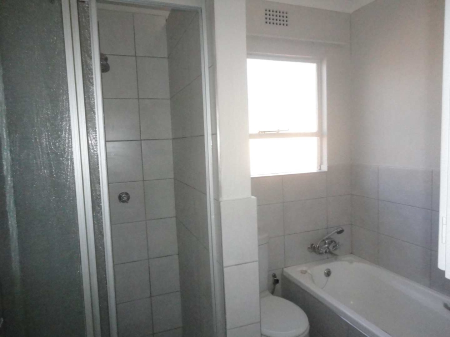 To Let 2 Bedroom Property for Rent in Fairland Gauteng