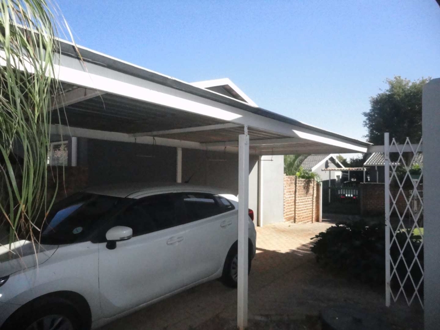 To Let 2 Bedroom Property for Rent in Fairland Gauteng